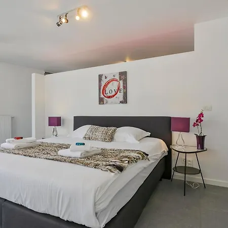 Modern Studio With Terrace Nearby The At Knokke-heist! Knokke-Heist